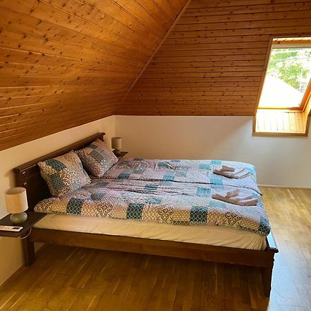 Bor Es Kenyer Hotel Hegymagas Eksteriør billede