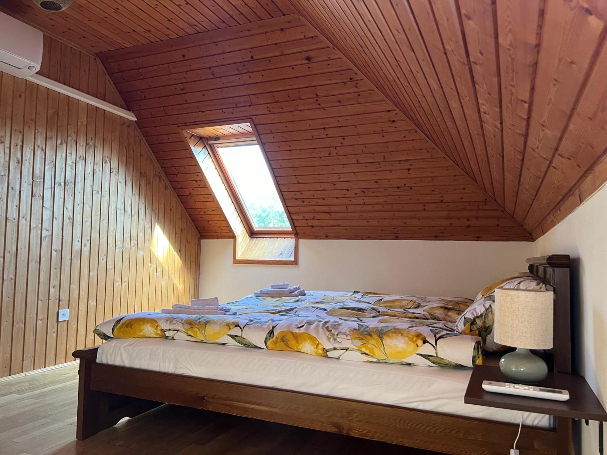 Bor Es Kenyer Hotel Hegymagas Eksteriør billede