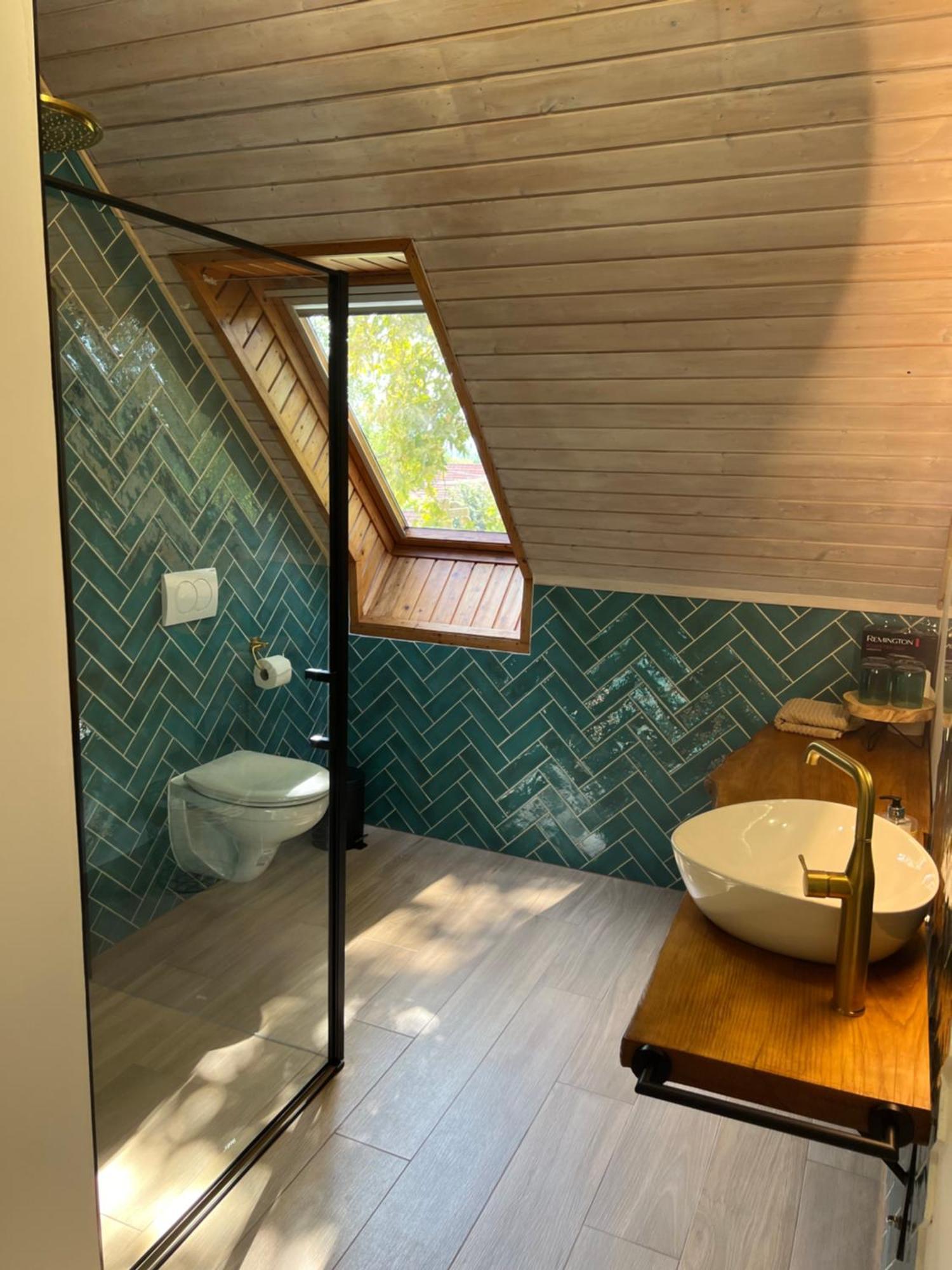 Bor Es Kenyer Hotel Hegymagas Eksteriør billede