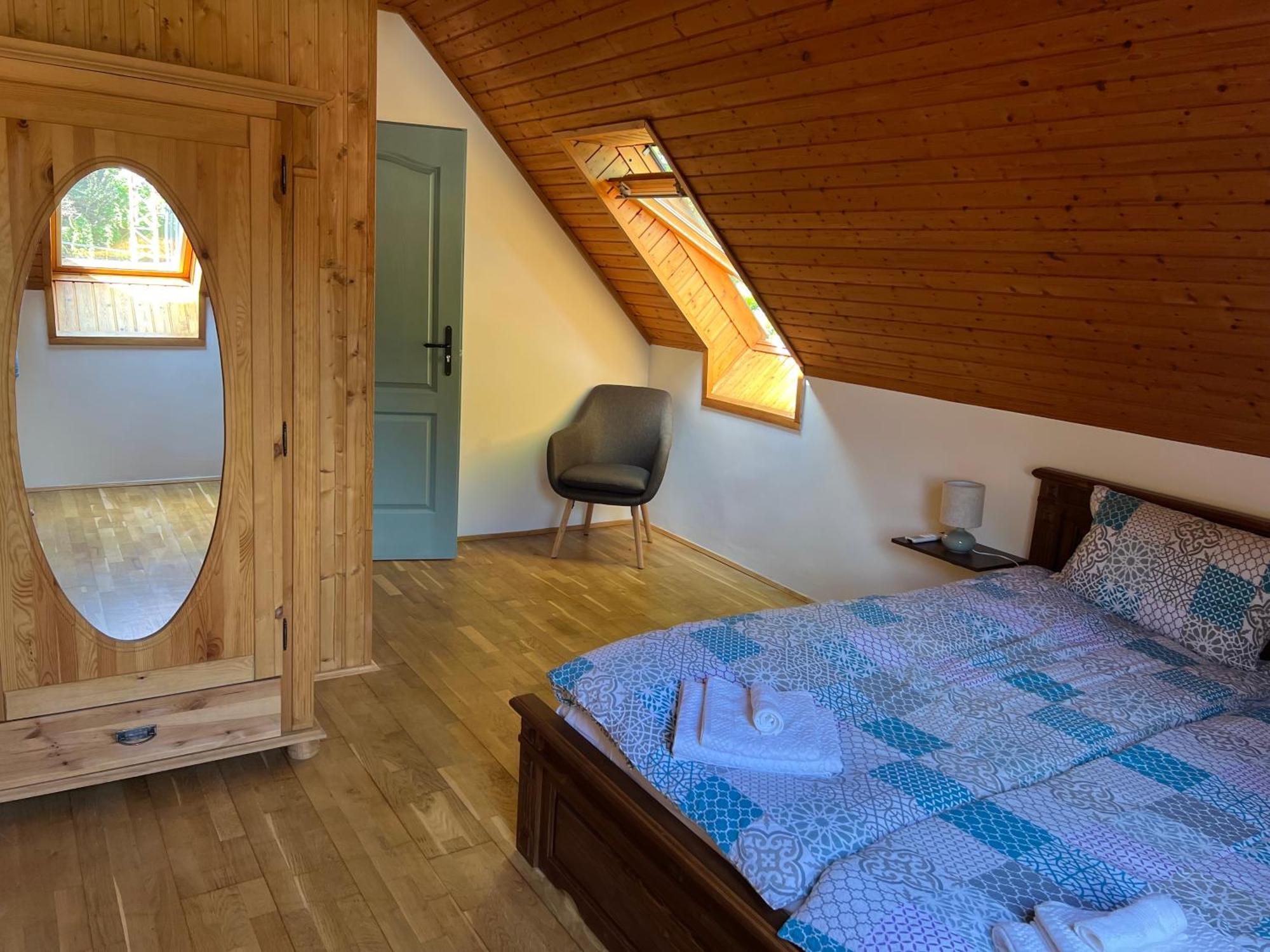 Bor Es Kenyer Hotel Hegymagas Eksteriør billede