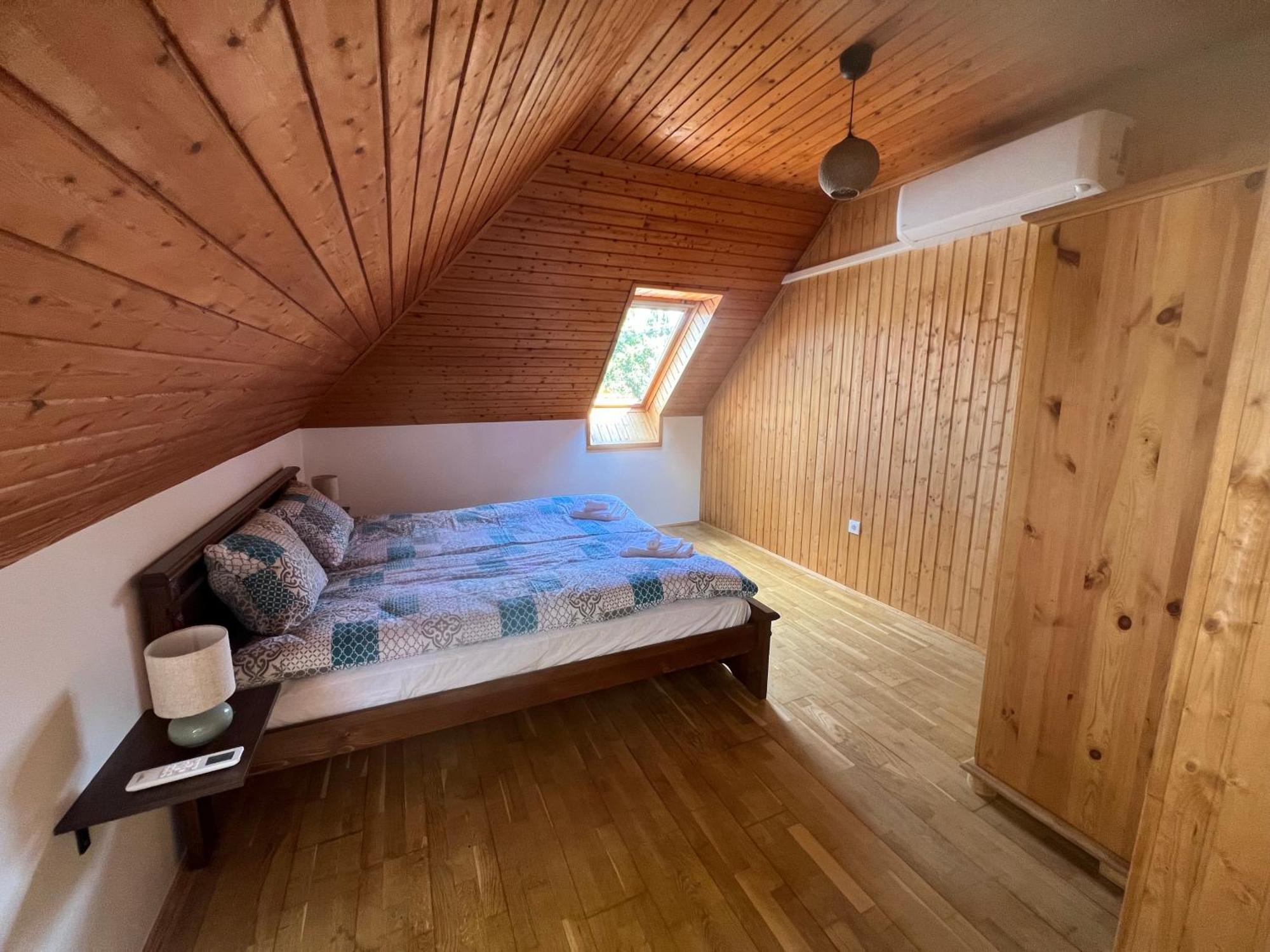 Bor Es Kenyer Hotel Hegymagas Eksteriør billede
